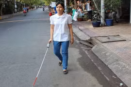 Gậy cảnh báo vật cản cho người mù