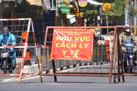 Thành ủy TPHCM chỉ thị khẩn về việc tăng cường một số biện pháp thực hiện Chỉ thị 16 