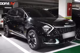 Cận cảnh Kia Sportage 2022 "bằng xương bằng thịt" lộ diện tại hầm để xe
