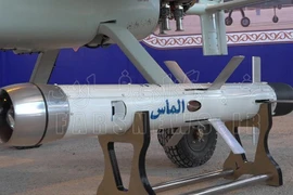 Iran công bố tên lửa chống tăng có điều khiển “Almas”, sao chép từ Spike Israel