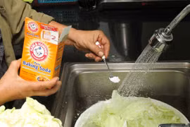 Baking soda không loại thuốc trừ sâu trên rau, củ, quả