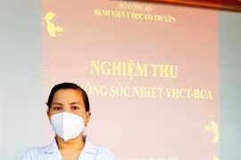  Áo chống sốc nhiệt cho nhân viên y tế