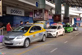 Bộ Giao thông dự tính gộp Grab, Be thành taxi