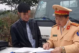 Tài xế xe buýt Hà Nội bị phạt 17 triệu do "uống rượu từ hôm trước, nghĩ qua đêm không sao"