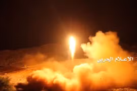 Houthi ồ ạt tấn công Ả rập Xê út bằng tên lửa và UAV mang bom