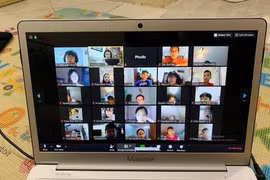 Kiểm tra học kỳ trực tuyến: Không bật camera, không công nhận kết quả