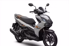 Honda Air Blade 150cc/125cc phiên bản giới hạn với tem xe nổi bật trên cả hai phiên bản động cơ.