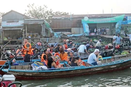 Phát triển cảng thủy nội địa phục vụ du lịch