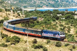 Từ 1/3, tuyến đường sắt Bắc - Nam chỉ còn 2 đôi tàu khách chạy suốt