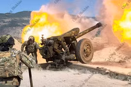 Đặc nhiệm Nga trực tiếp dùng pháo binh dội lửa xuống đầu thánh chiến ở Idlib