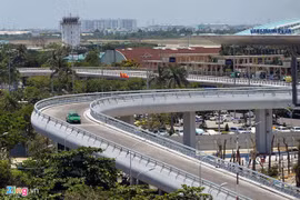 Miễn phí xe ra vào sân bay sẽ biến Nội Bài thành bến xe Giáp Bát?