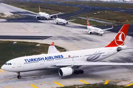 Phi công bị phạt nặng vì chạy quá tốc độ ở Nội Bài