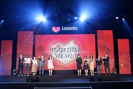 LazMall Brand Awards 2021 tôn vinh 16 thương hiệu có sự phát triển mạnh mẽ và bền vững.