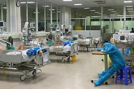 Áp lực ở phòng hồi sức tích cực viện Nhiệt đới