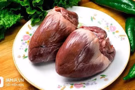 Tim lợn hấp gốc chuối điều trị tim đập nhanh
