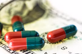 Ngành dược nhạy cảm với Covid, nhưng đang dần phục hồi