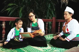 Nước mắt hạnh phúc của cô giáo Mường vào top 10 giáo viên xuất sắc toàn cầu