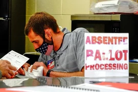 Bang Georgia kiểm lại bằng tay toàn bộ 5 triệu phiếu bầu