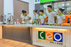 Đào tạo nhân lực chất lượng cao ngành dịch vụ: Phương pháp hiệu quả từ Cao đẳng Đại Việt