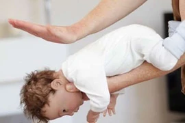 Đi cấp cứu do miếng thịt to