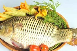 Chuyên gia cảnh báo: Sai lầm khi ăn cá chép có thể gây ngộ độc, hại gan