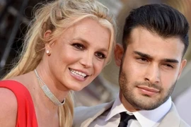 Britney Spears thoát quyền giám hộ và sắp kết hôn
