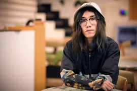 "Censored" của Chị Cả đang gây tranh cãi trên mạng xã hội. Bài rap bị chỉ trích vì ca từ, nội dung được cho là phản cảm, dung tục.