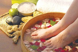 Ngâm chân rất có tác dụng trong phòng chống bệnh.