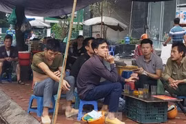 Công an phường ở Hà Nội 'bất ngờ' về quán trà đá nhộn nhịp trong dịch