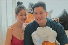 Dư luận quốc tế phẫn nộ: Người bố đã ở đâu khi bé gái 8 tuổi bị bạo hành?