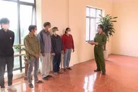 Các đối tượng tại cơ quan điều tra. Ảnh: Công an tỉnh Hải Dương.