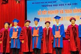 Bằng bác sĩ, kiến trúc sư tương tương bằng thạc sĩ