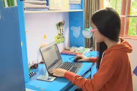 Các trường ngoài công lập cần thỏa thuận thu phí học online 