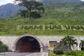 Hầm Hải Vân nguy cơ bị cắt điện, dừng vận hành