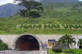 Hầm Hải Vân nguy cơ bị cắt điện, dừng vận hành