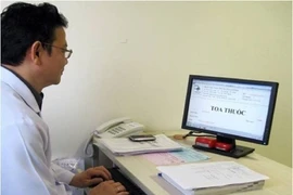 Theo Bộ Y tế, đơn thuốc điện tử được lập, hiển thị, ký số, chia sẻ và lưu trữ bằng phương thức điện tử có giá trị pháp lý như đơn thuốc giấy.