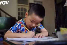 Học sinh lớp 1, lớp 2 thi trực tuyến liệu có thực sự cần thiết?