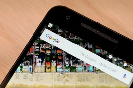 Google: phần mềm gián điệp nhằm vào điện thoại thông minh Apple và hệ điều hành Android