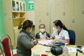 Mệt nhẹ sau COVID-19, bé 6 tuổi phải đặt ECMO vì viêm cơ tim cấp