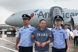 Quan tham Trung Quốc lẩn trốn 17 năm ở Mỹ nhận tội biển thủ 800 triệu USD