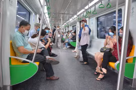 Lượng khách đi tàu Cát Linh - Hà Đông ngày đầu chỉ đạt 2,5% năng lực khai thác tối đa