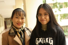 Lá đơn vào trường chuyên đẫm nước mắt và hành trình “lúc ở nhà mẹ cũng là cô giáo…”