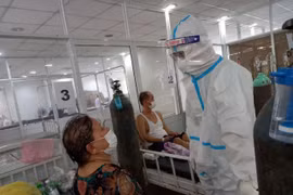 TPHCM: 54,8% người nhóm nguy cơ được tiêm văcxin ngừa Covid-19