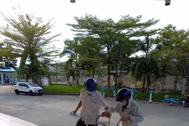 TPHCM xin Bộ Y tế bổ sung khẩn 3000 bác sĩ, điều dưỡng