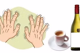 Cứ tưởng rượu chữa được bệnh run tay