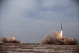 Video: Iran thử nghiệm tên lửa đạn đạo chống tàu trong cuộc diễn tập