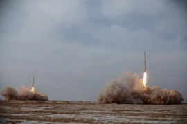 Video: Iran thử nghiệm tên lửa đạn đạo chống tàu trong cuộc diễn tập