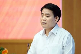 Sáng nay 10/12, ông Nguyễn Đức Chung tiếp tục đến toà để xét xử vụ án mua bán chế phẩm Redoxy-3C