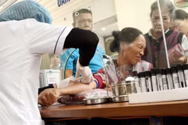 Xét nghiệm máu chẩn đoán ung thư có chính xác? Kỳ 1: Hốt hoảng vì ung thư hóa ra “mộng vối”