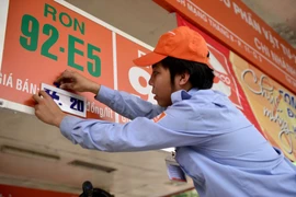 Giá xăng E5 RON 92 vượt 20.000 đồng/lít